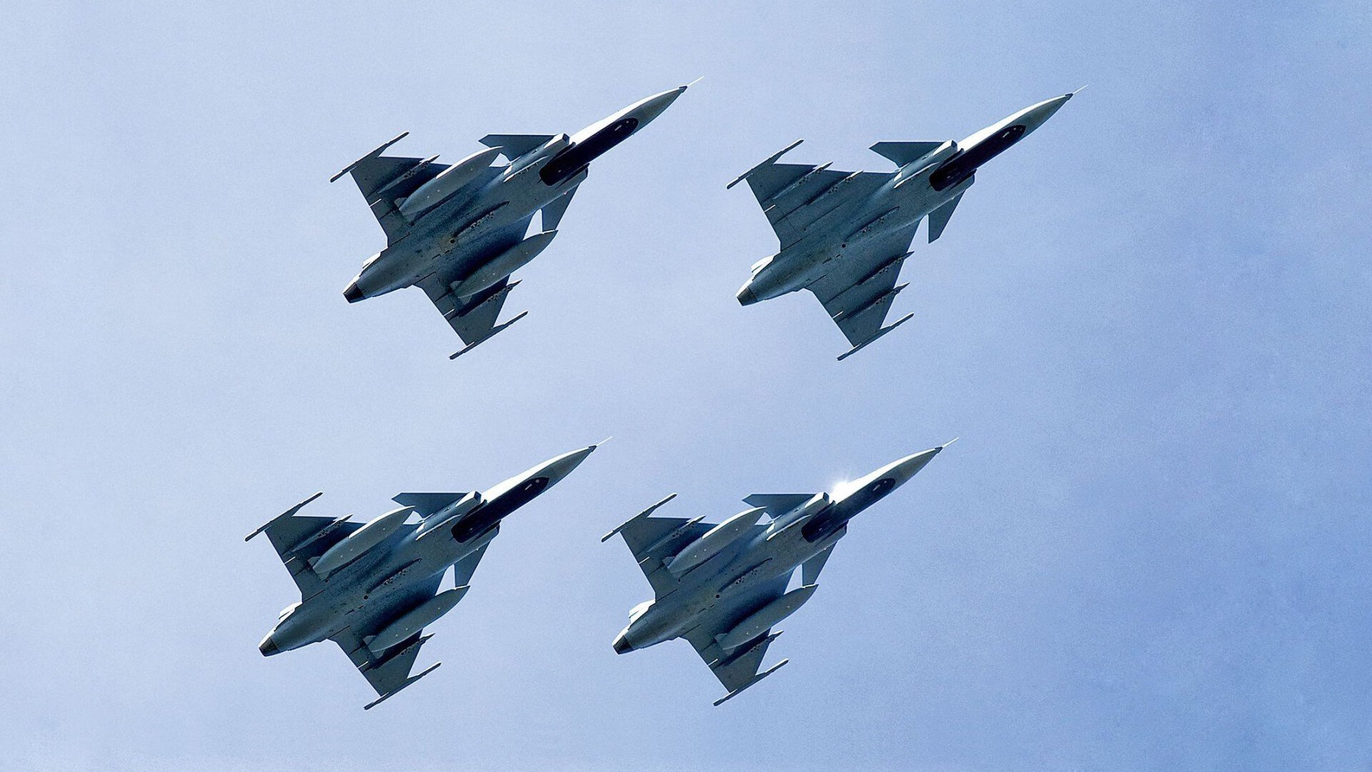 中国足球国家队推行一对一战术能力训练，一对一足球比赛