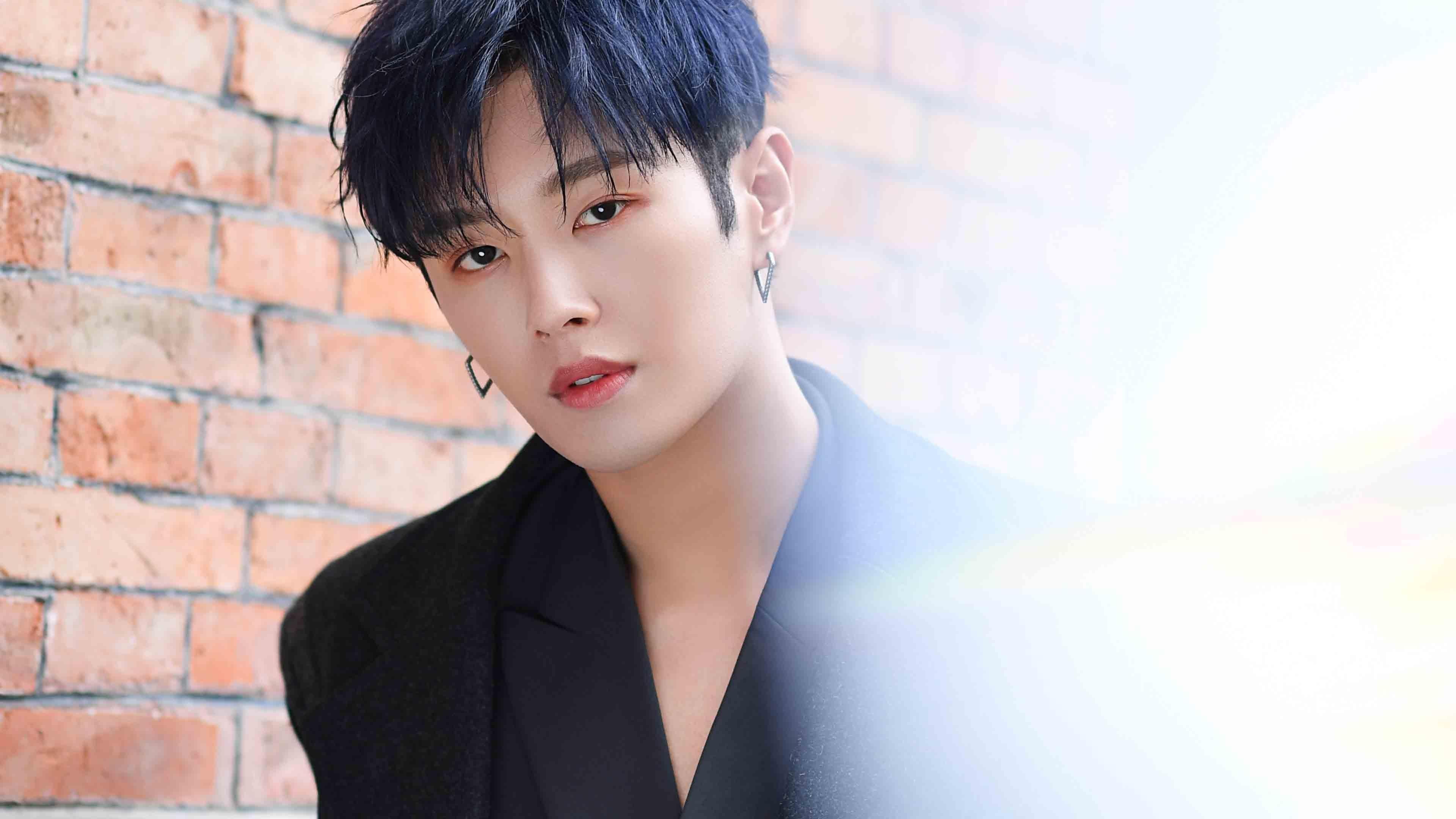 希腊女篮在欧洲锦标赛中连续夺冠，传统实力不容忽视，希腊女球迷