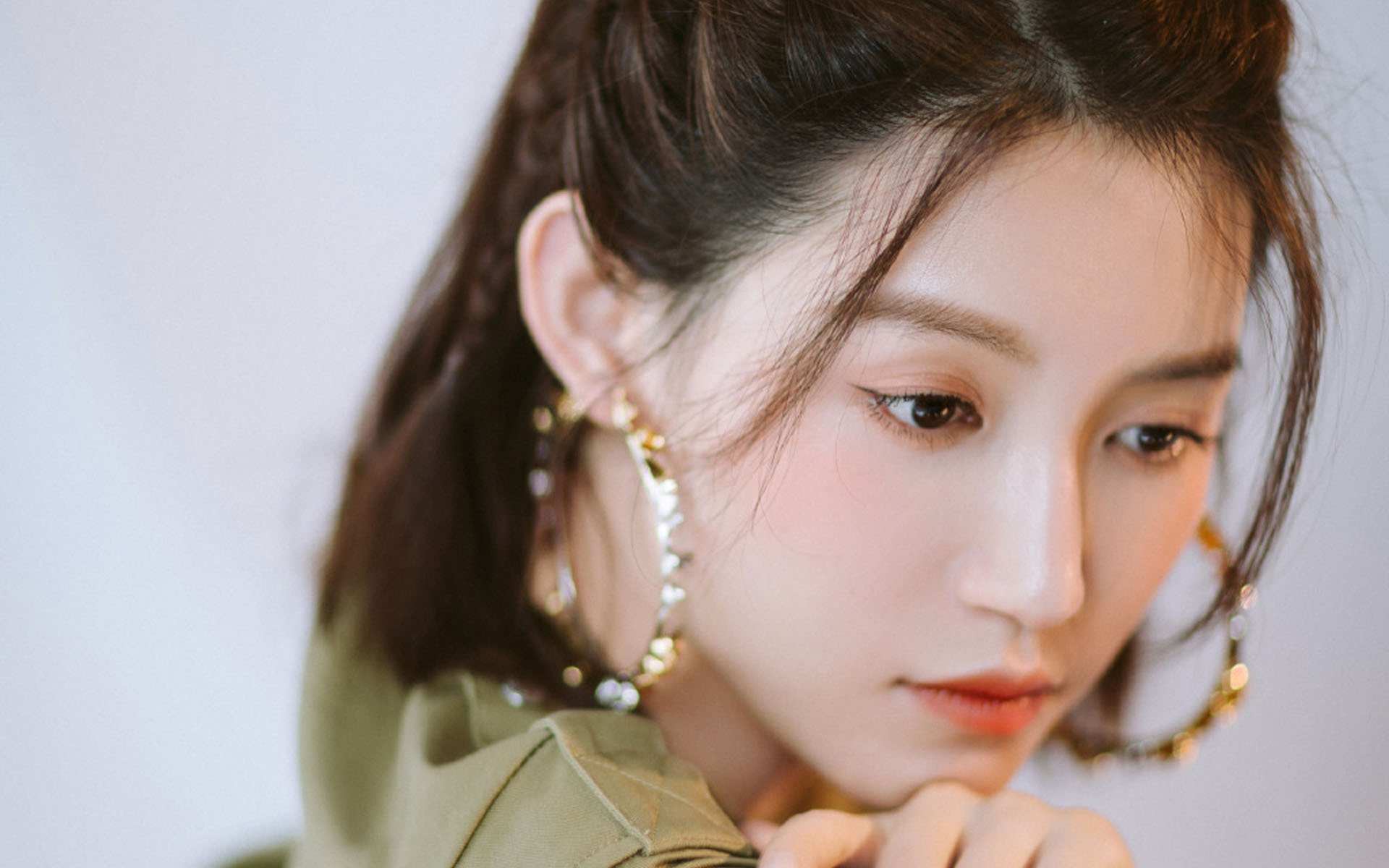 3-1大捷,勒沃库森9人拼尽全力赢得德甲首胜,勒沃库森主帅