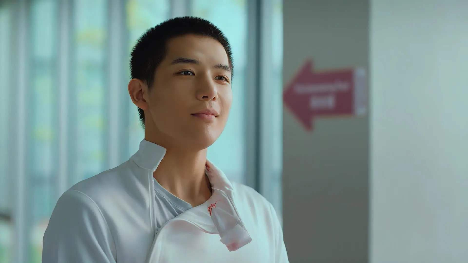 乐鱼电竞在线平台登录入口-一日英超观察：斯洛特赢球引发争吵，VAR争议谁得利？，斯洛特耶斯世锦赛